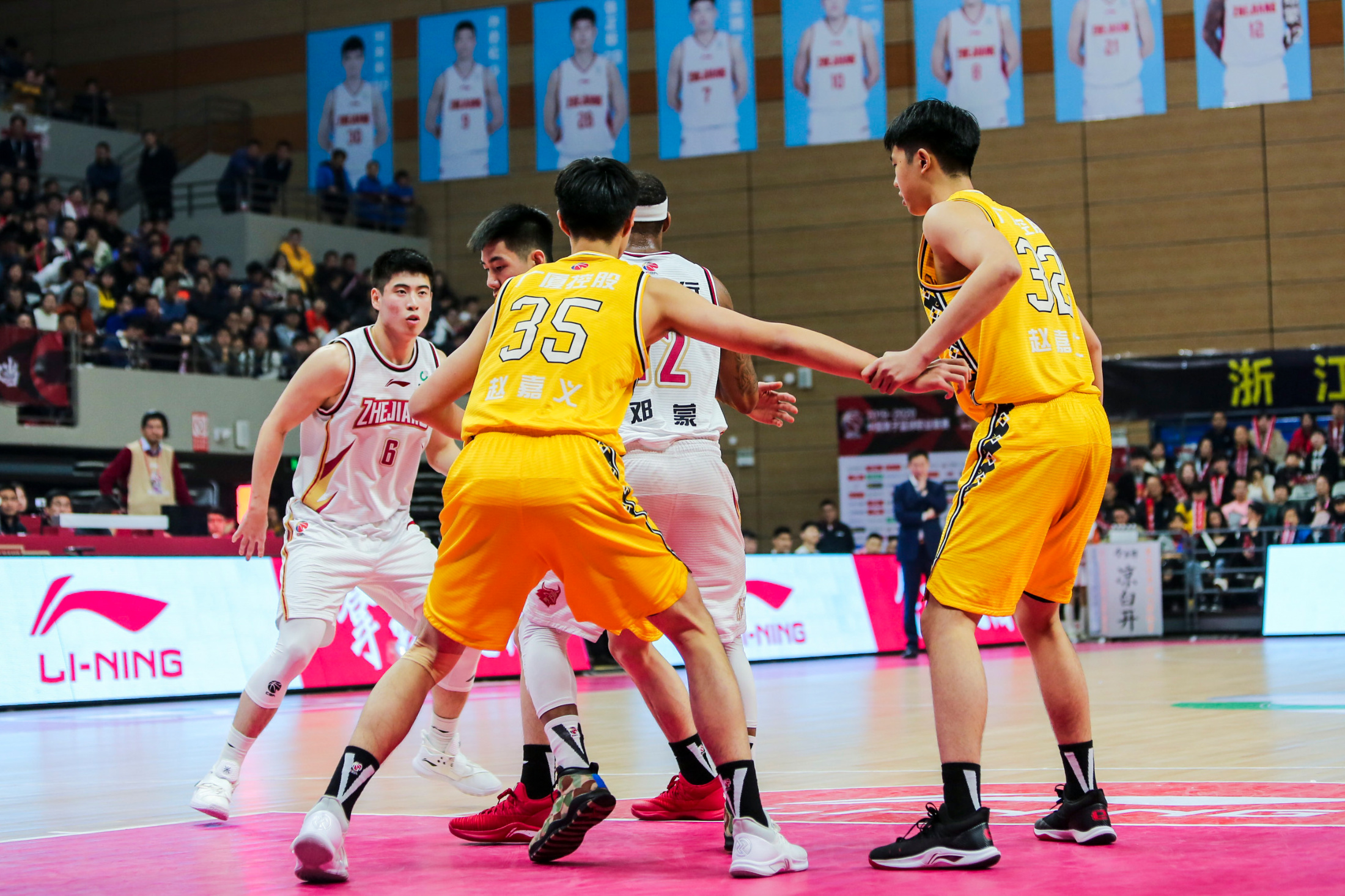 九游体育-青岛男篮最新动态